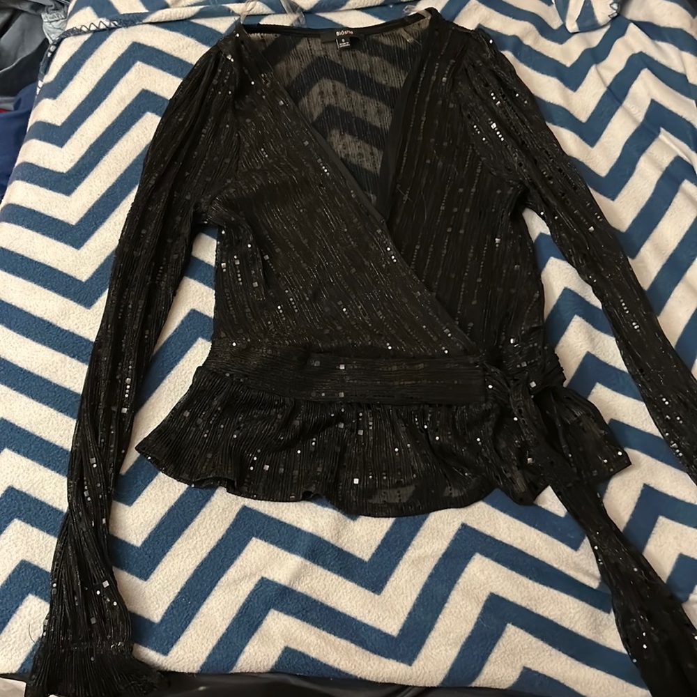 Cute sparkly black shirt